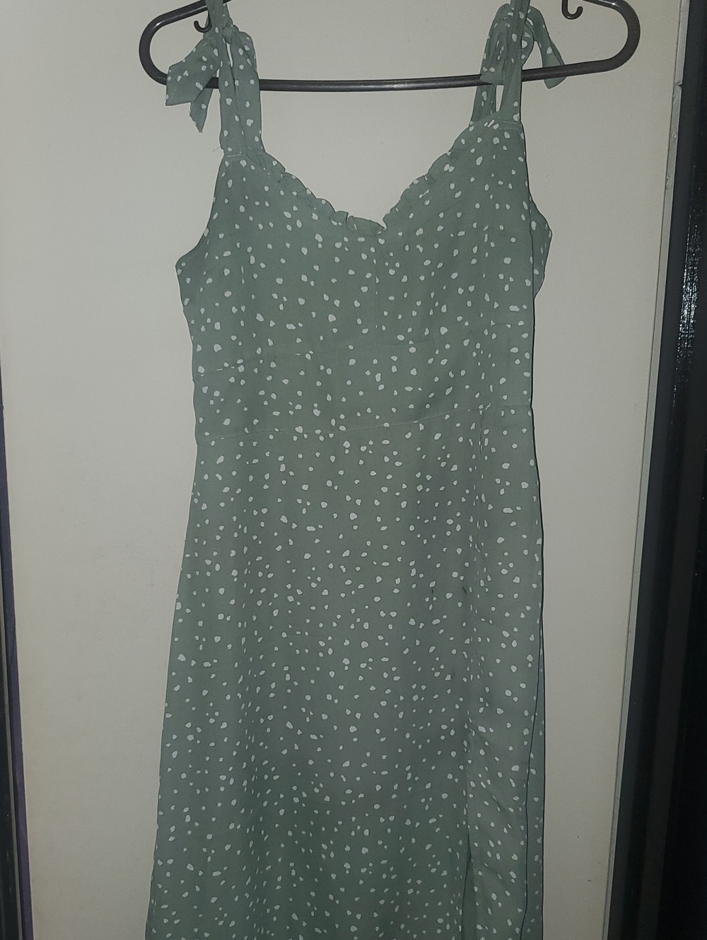 *Abercrombie & Fitch Sage Green Polka Dot Tie-Shoulder Midi Dress*